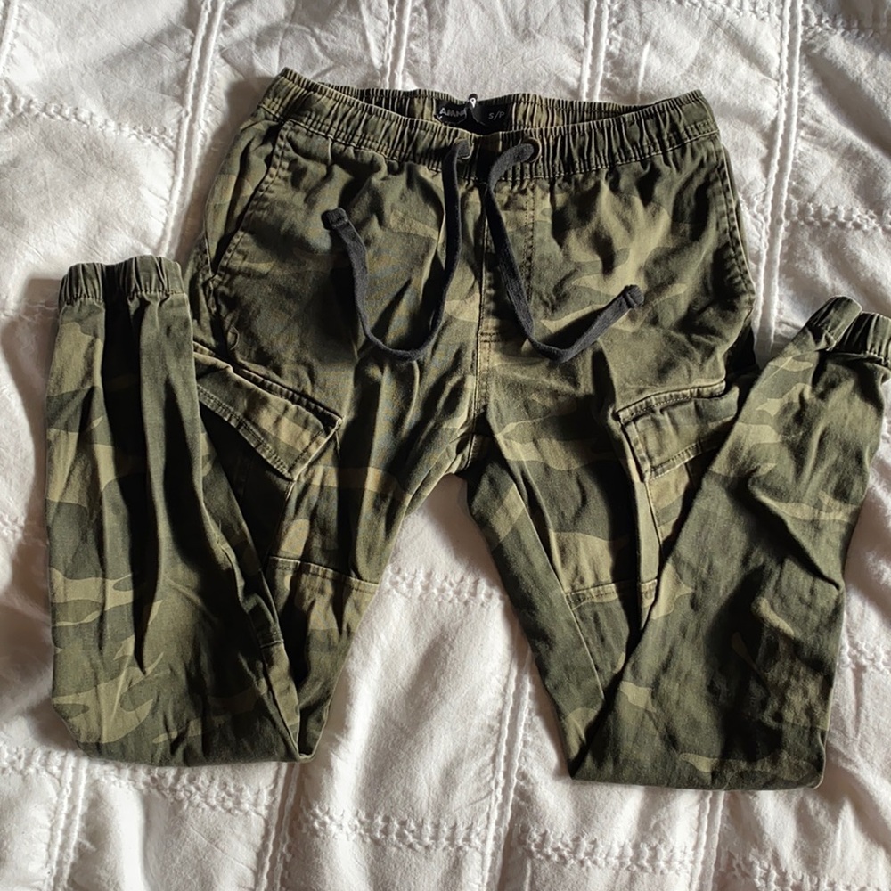 Amnesia camo cargo jogger pants